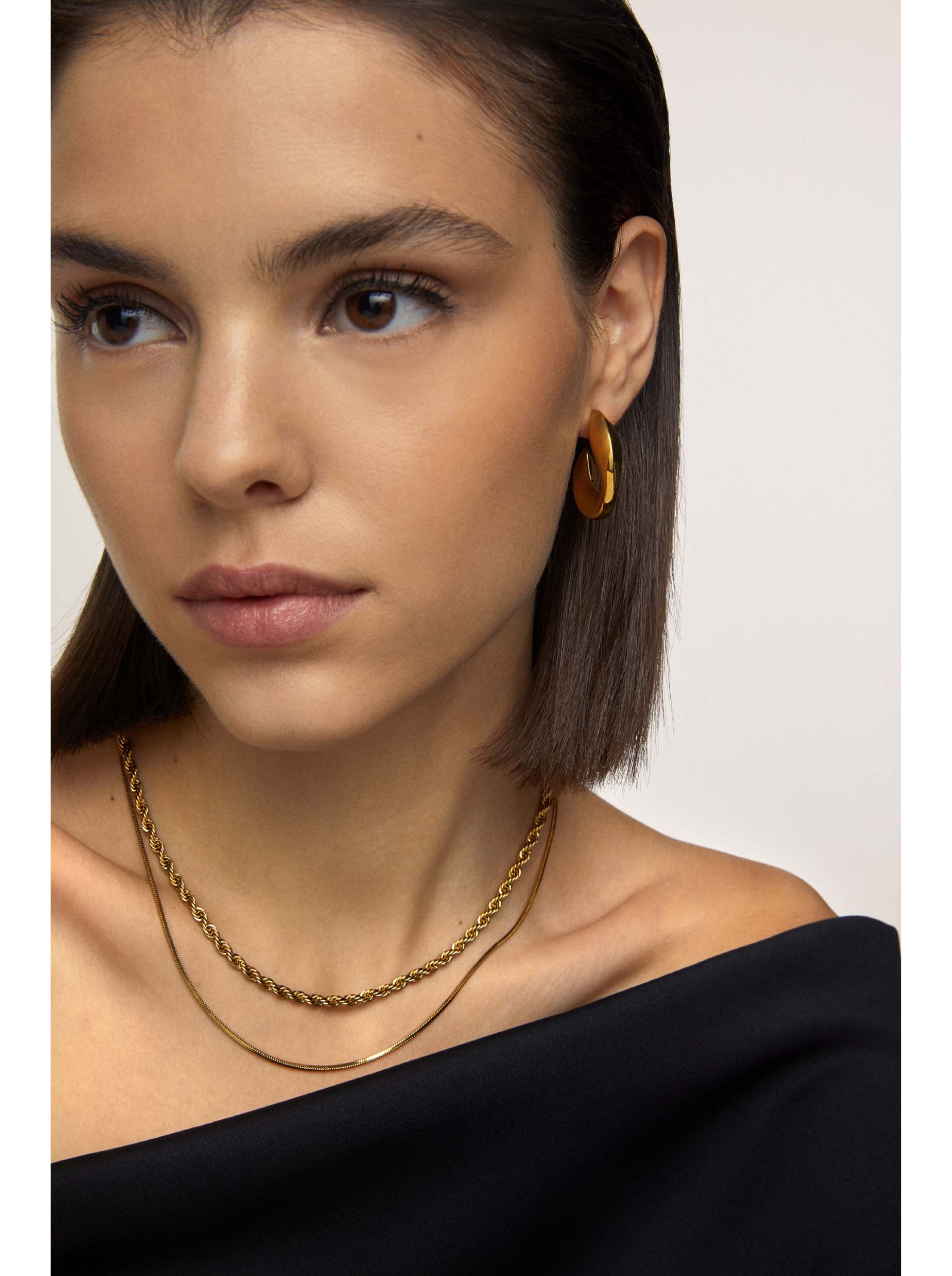 Twisted Betrayal ONE Necklace Set