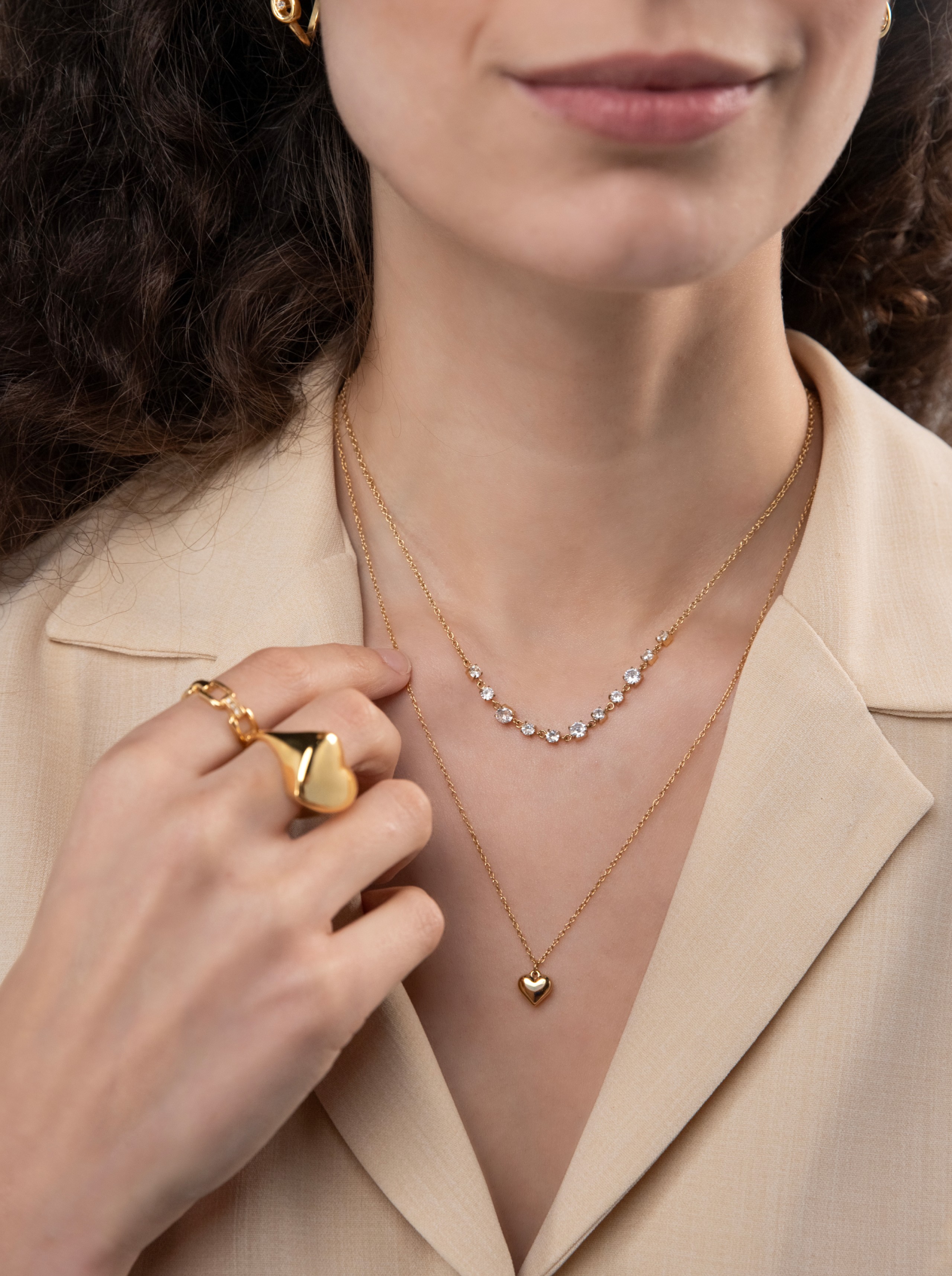 Halskettingen ONE Neckmess Heart Gold