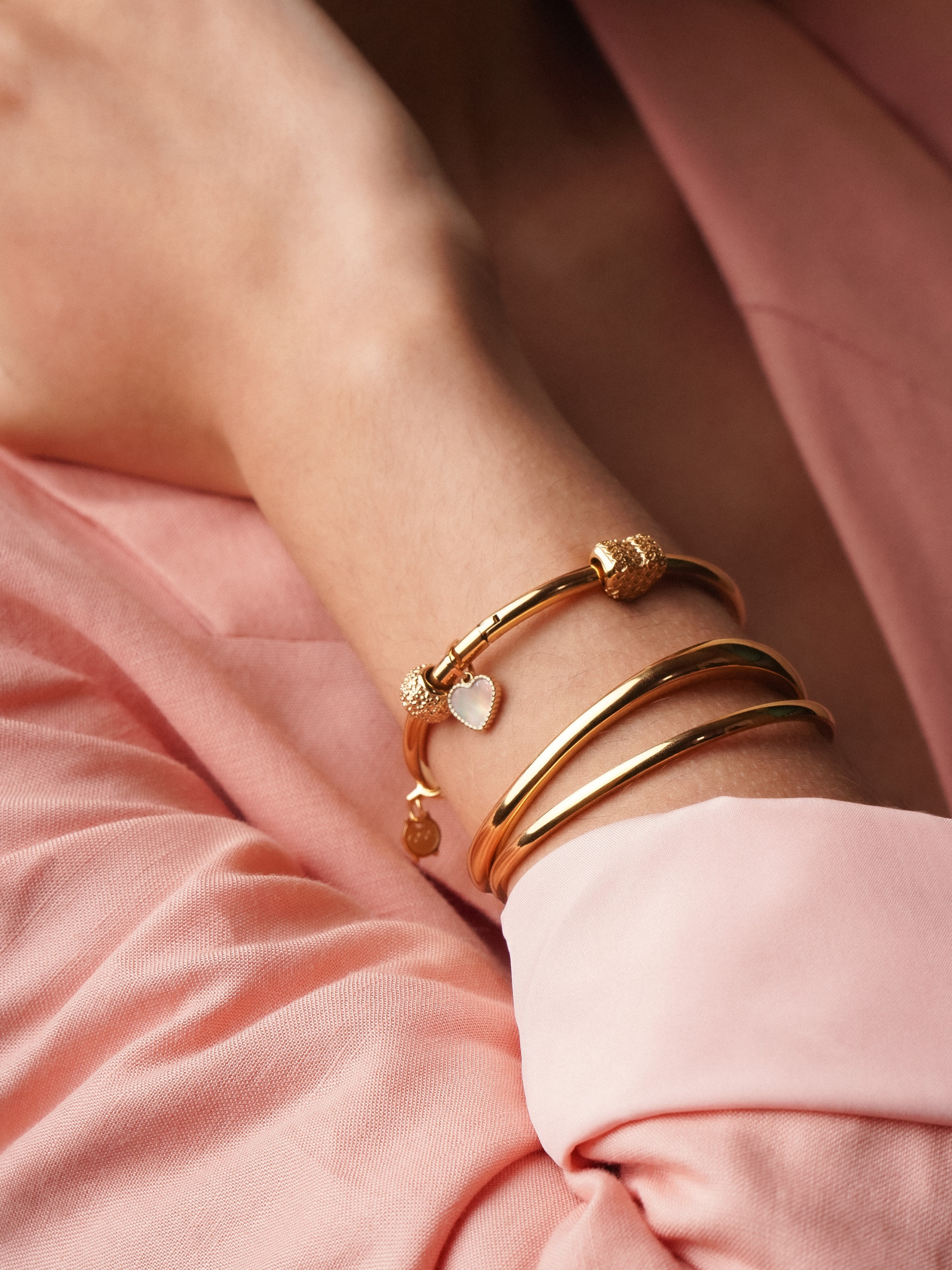 Escrava Energy Master Oval Gold