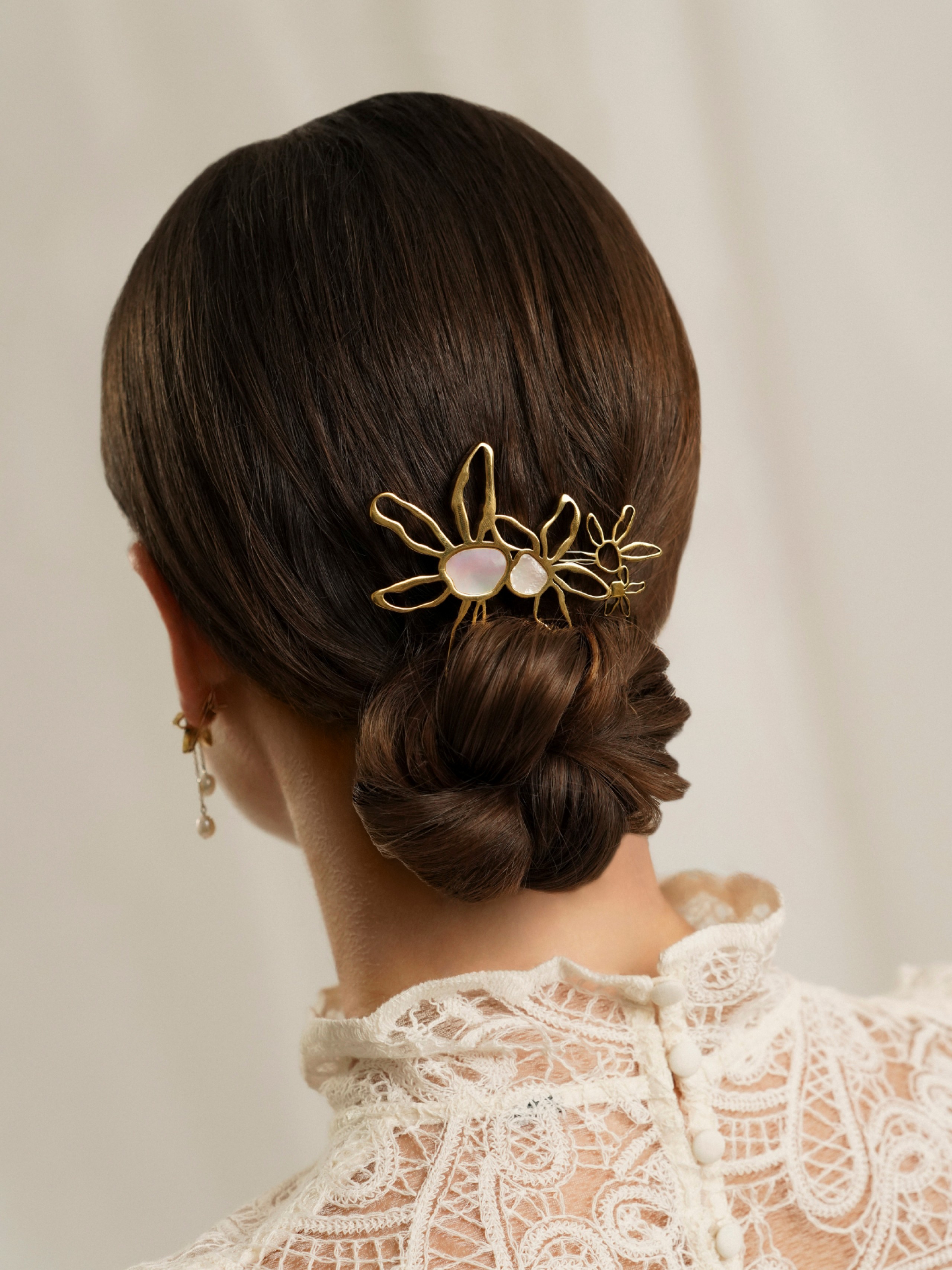 ONE Sophia Bloom Hair Accessory