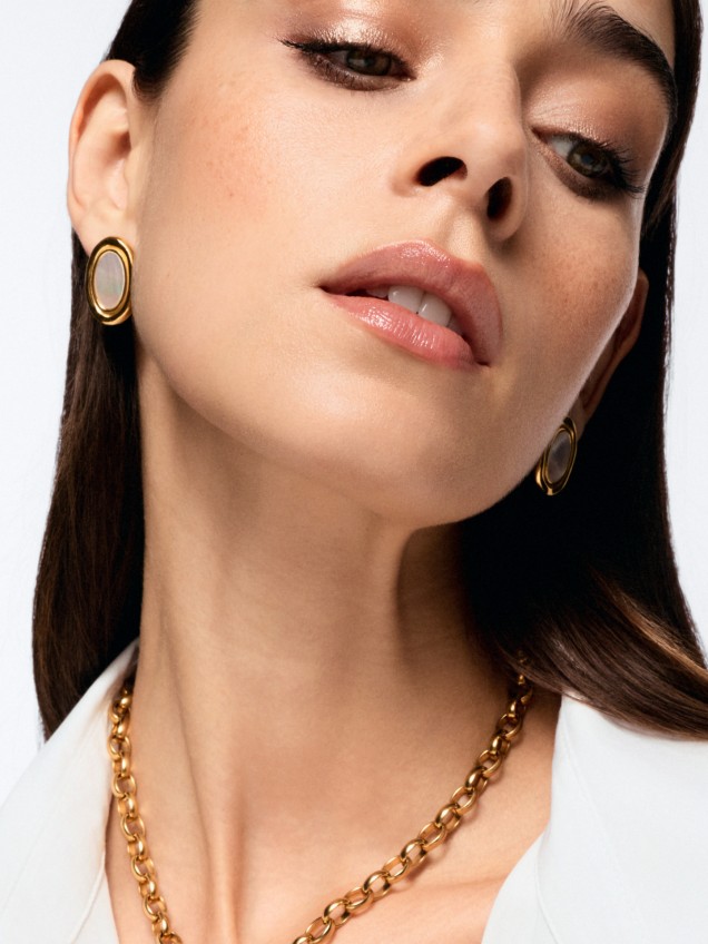 ONE Flirt Oval Moon Earrings ONE Flirt Oval Moon Earrings