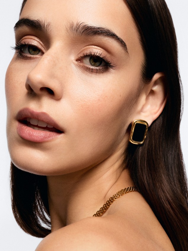 ONE Flirt Midnight Earrings ONE Flirt Midnight Earrings