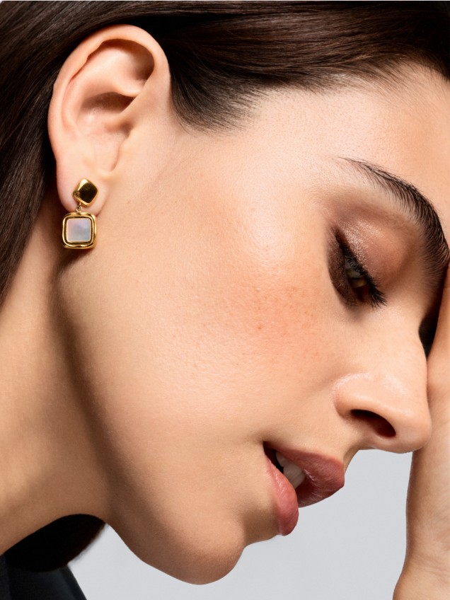 Brincos One Flirt Moon