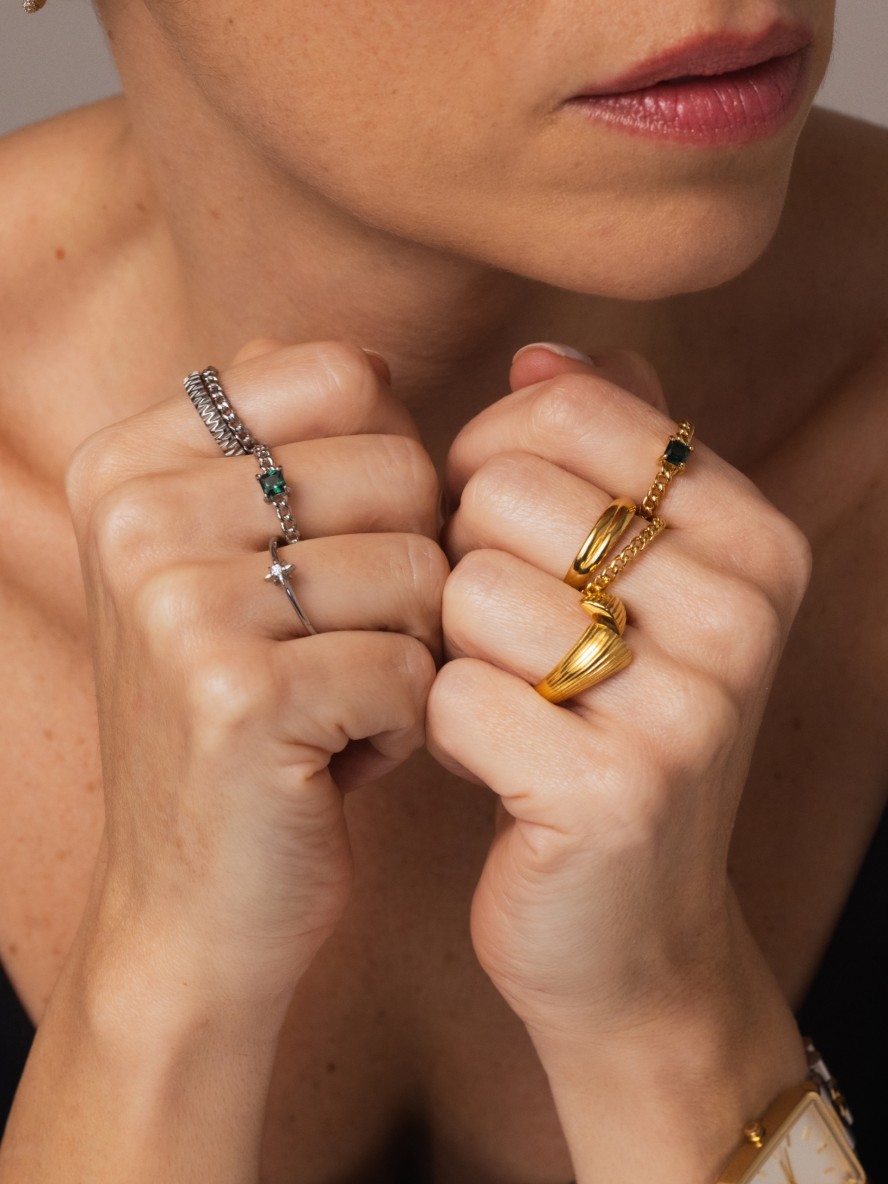 ONE London 42 Gold Ring